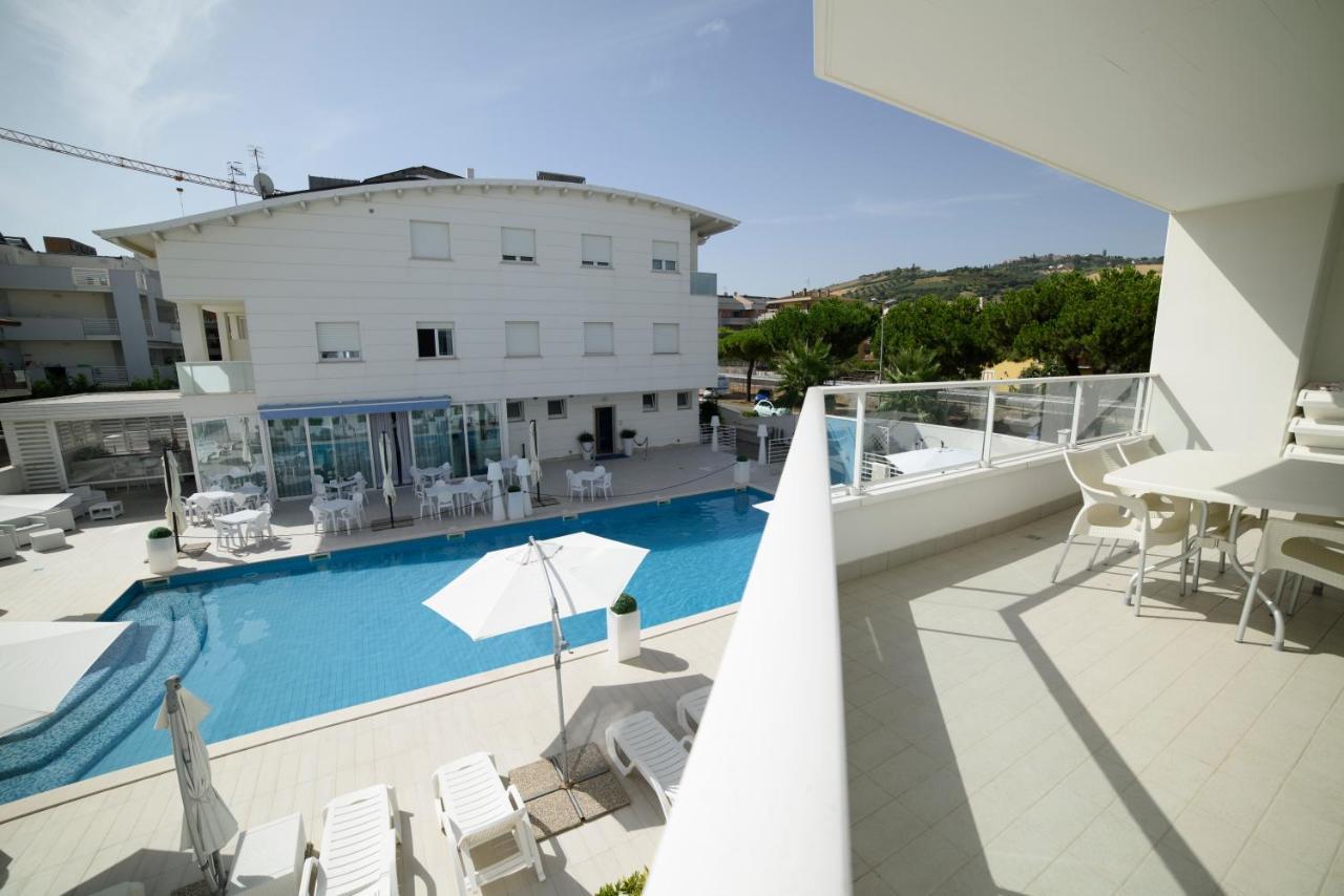 Case Vacanze Blue Bay Resort Roseto Degli Abruzzi Exteriér fotografie