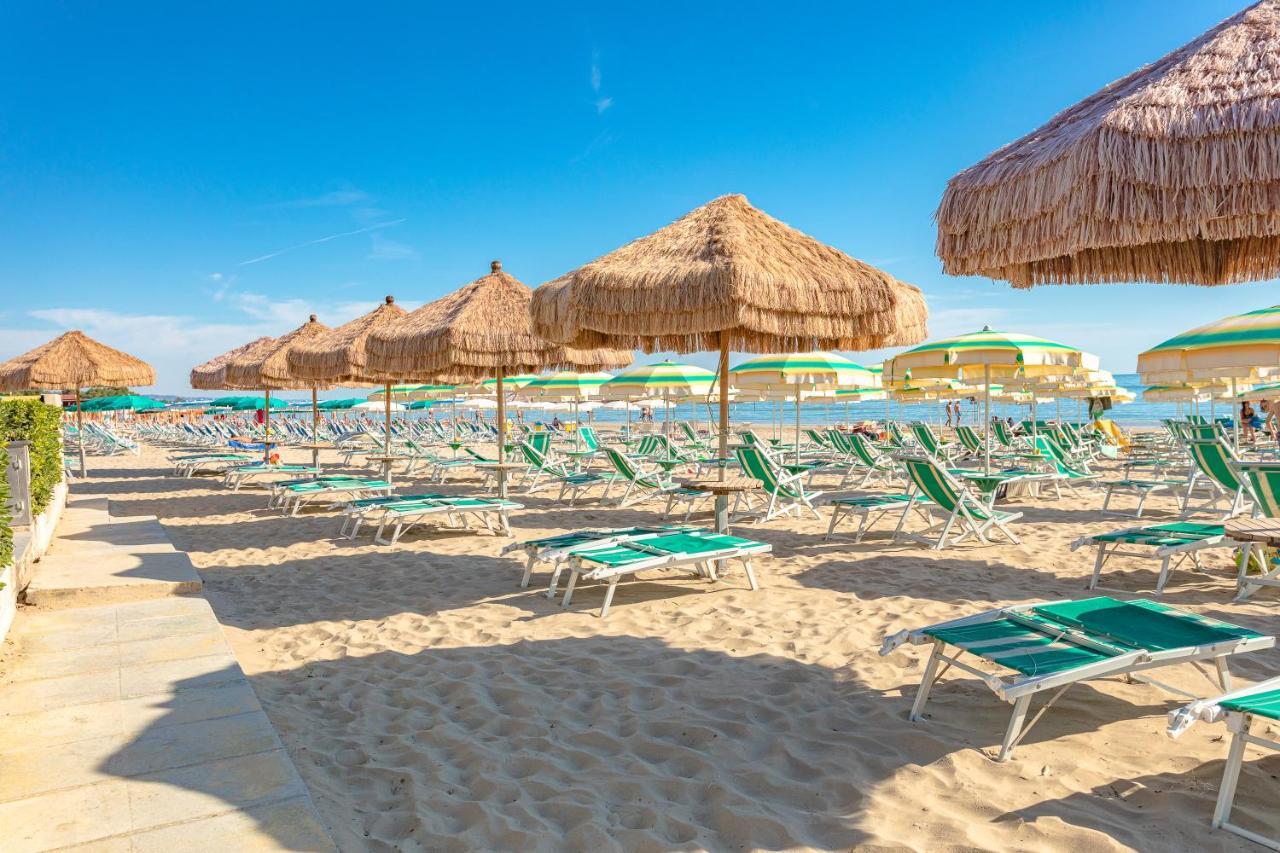 Case Vacanze Blue Bay Resort Roseto Degli Abruzzi Exteriér fotografie