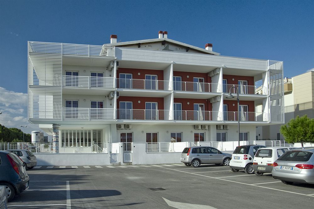 Case Vacanze Blue Bay Resort Roseto Degli Abruzzi Exteriér fotografie