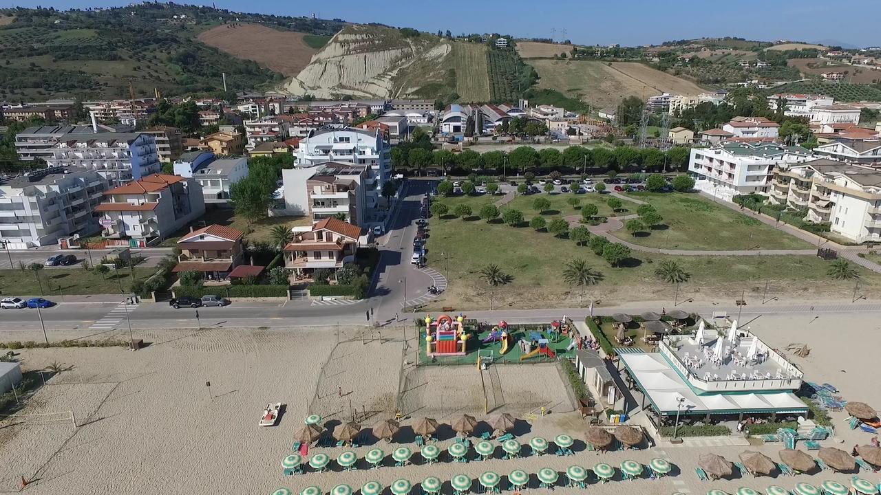 Case Vacanze Blue Bay Resort Roseto Degli Abruzzi Exteriér fotografie